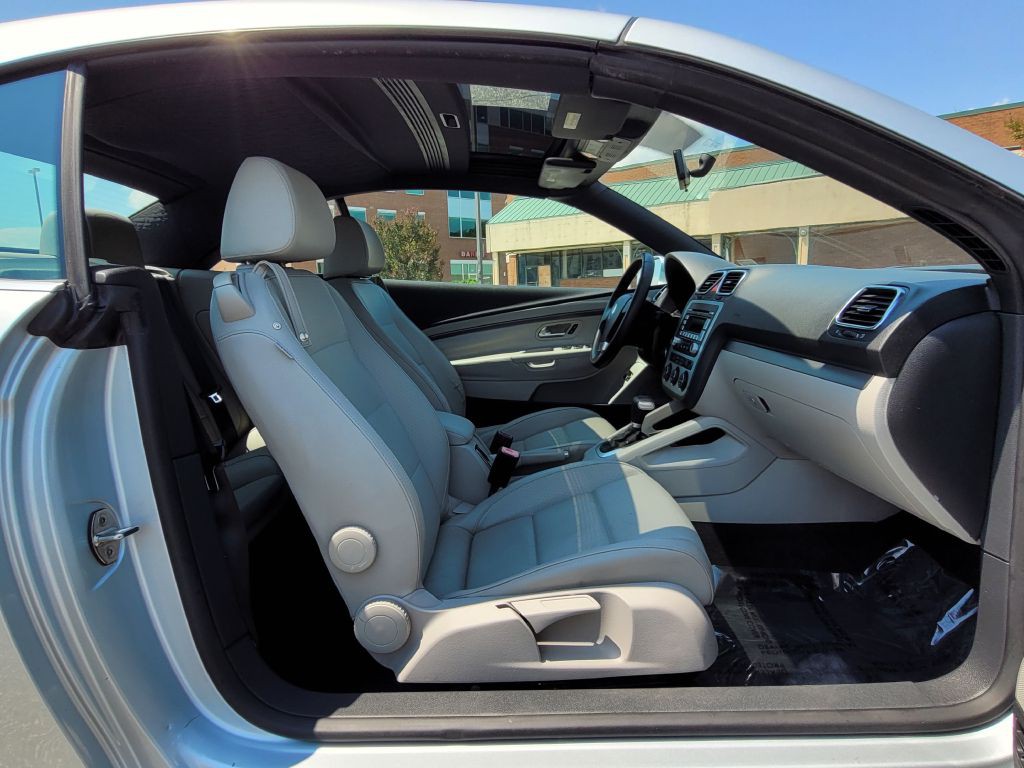 2008 Volkswagen Eos Image 30