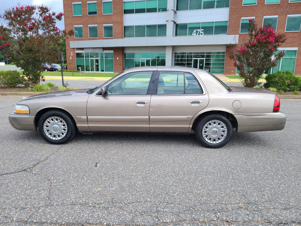 2003 Mercury Grand Marquis Image 2