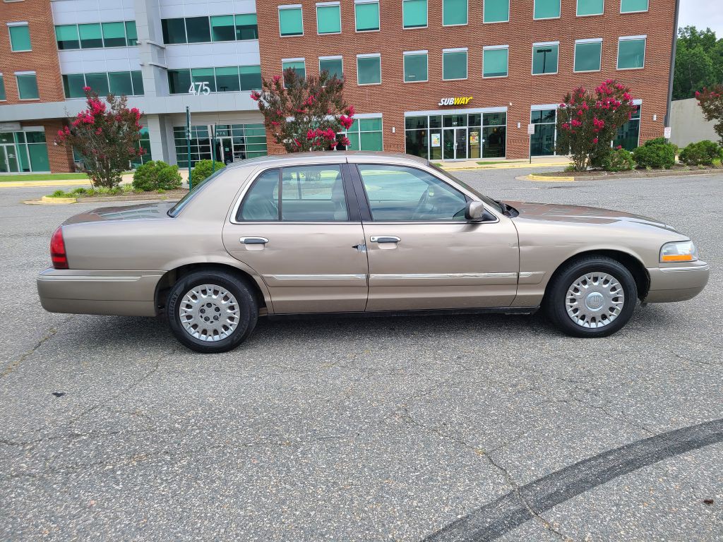 2003 Mercury Grand Marquis Image 5