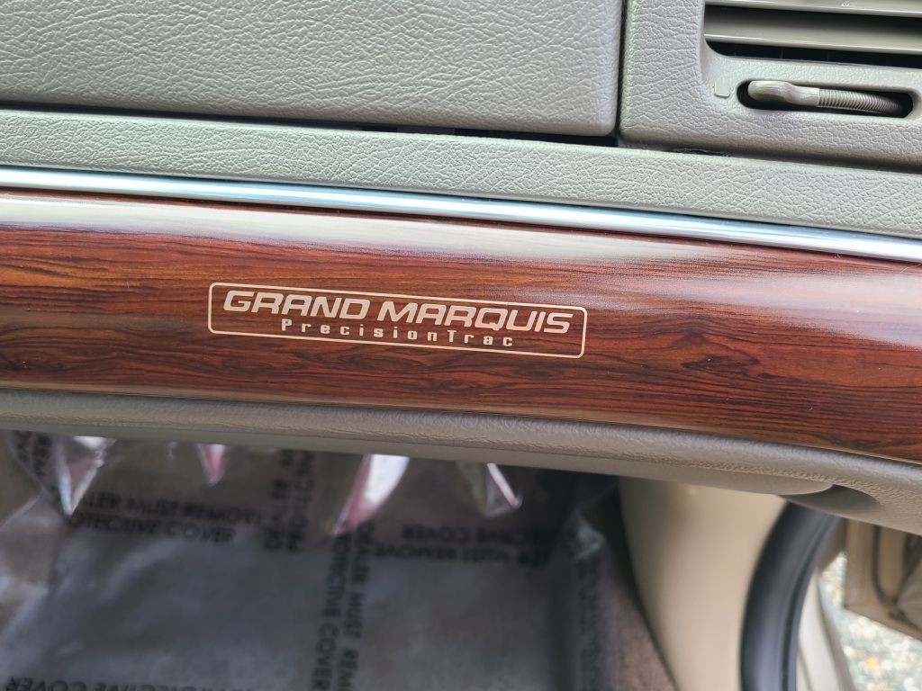 2003 Mercury Grand Marquis Image 21
