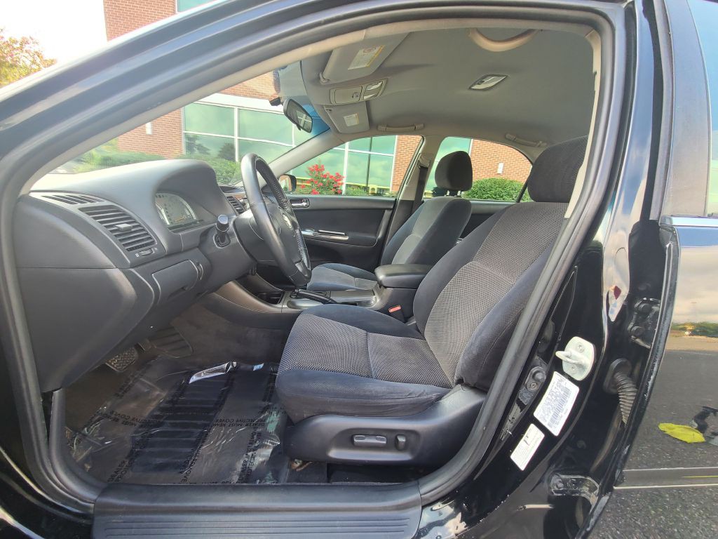 2002 Toyota Camry Image 8