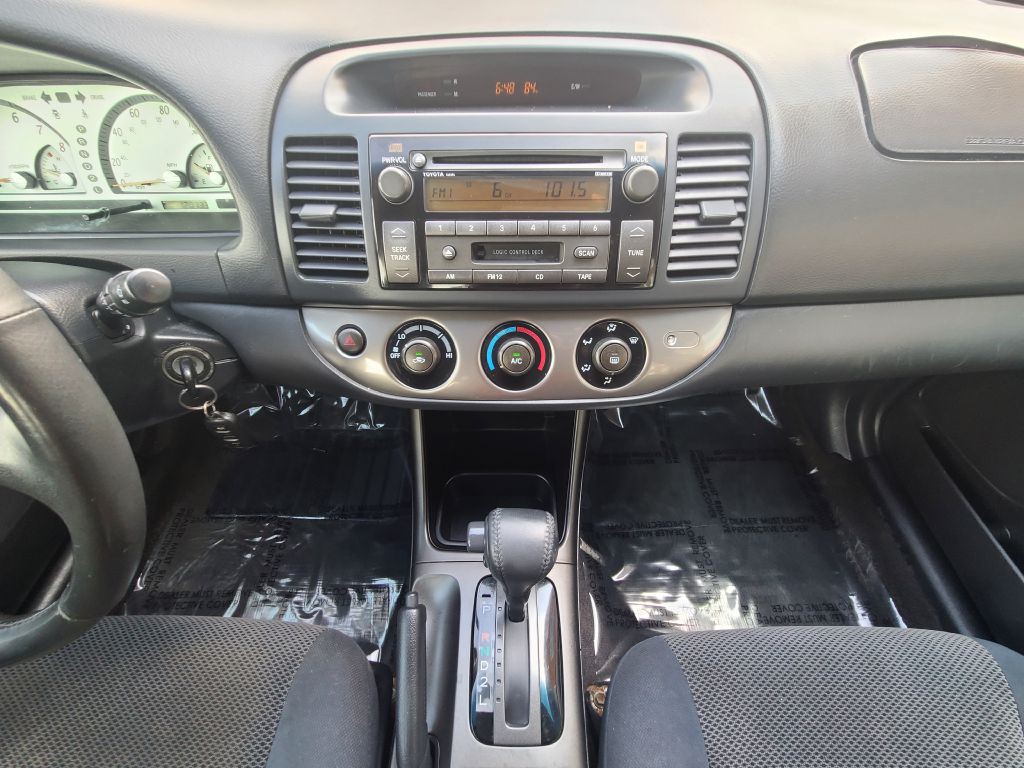 2002 Toyota Camry Image 9