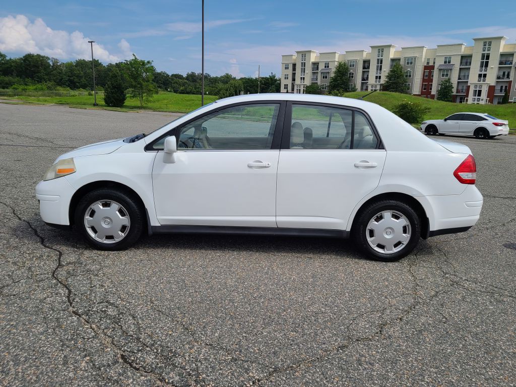 2007 Nissan Versa Image 2