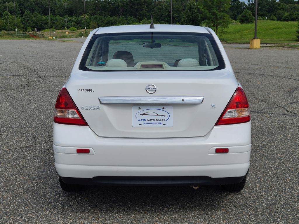 2007 Nissan Versa Image 3