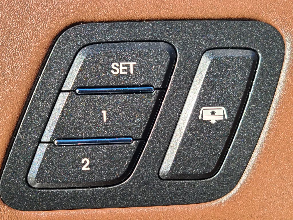 2009 Hyundai Genesis Image 10