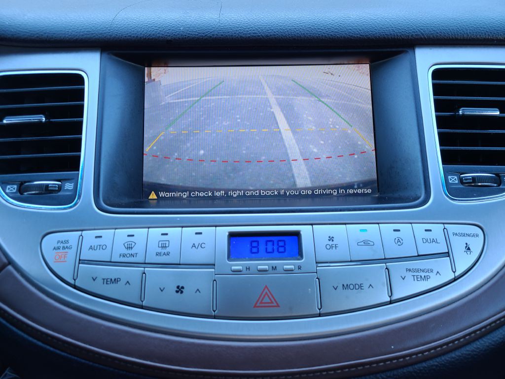 2009 Hyundai Genesis Image 21