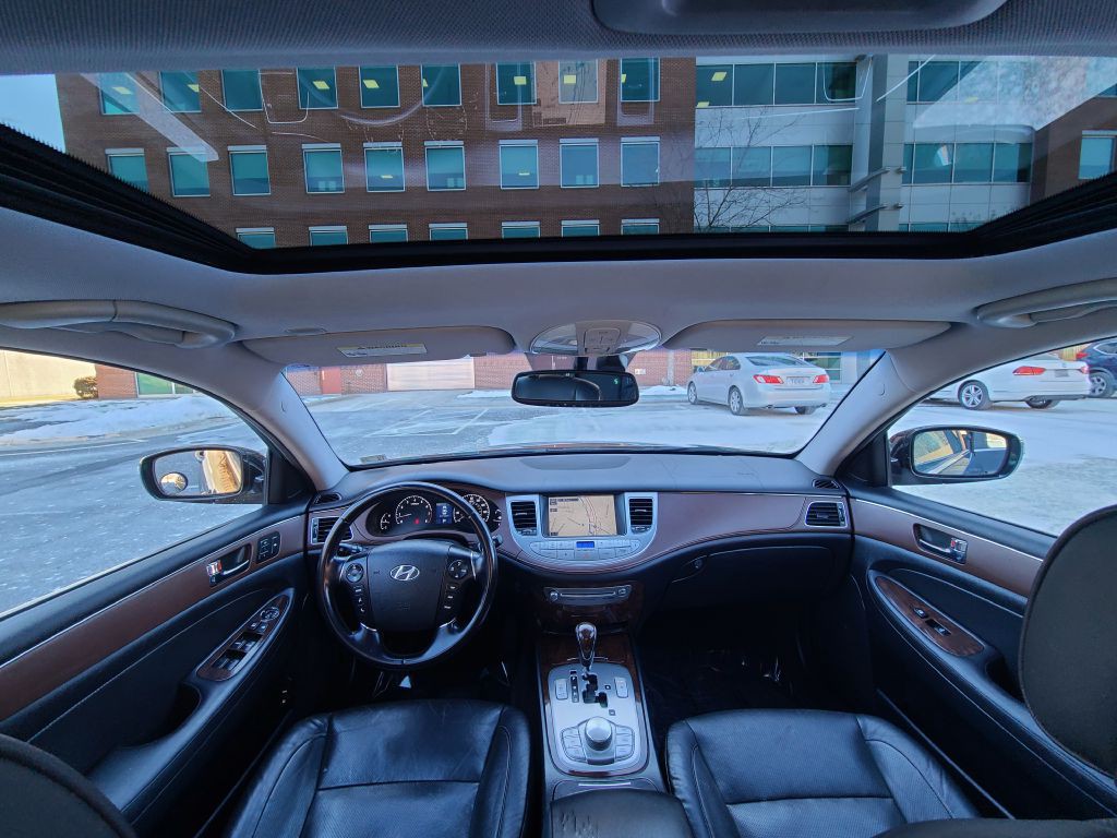 2009 Hyundai Genesis Image 23