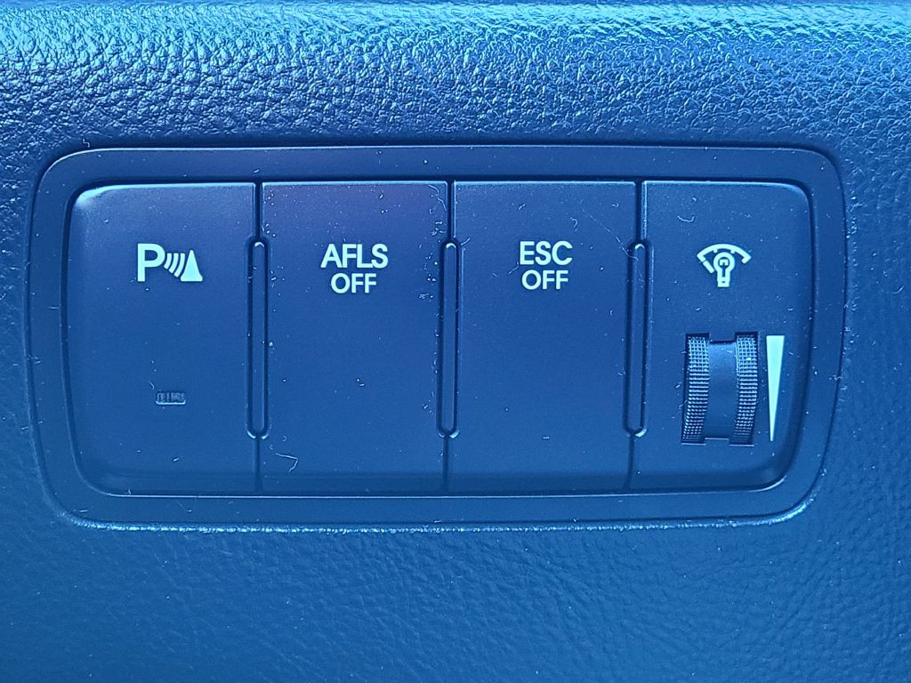 2009 Hyundai Genesis Image 27