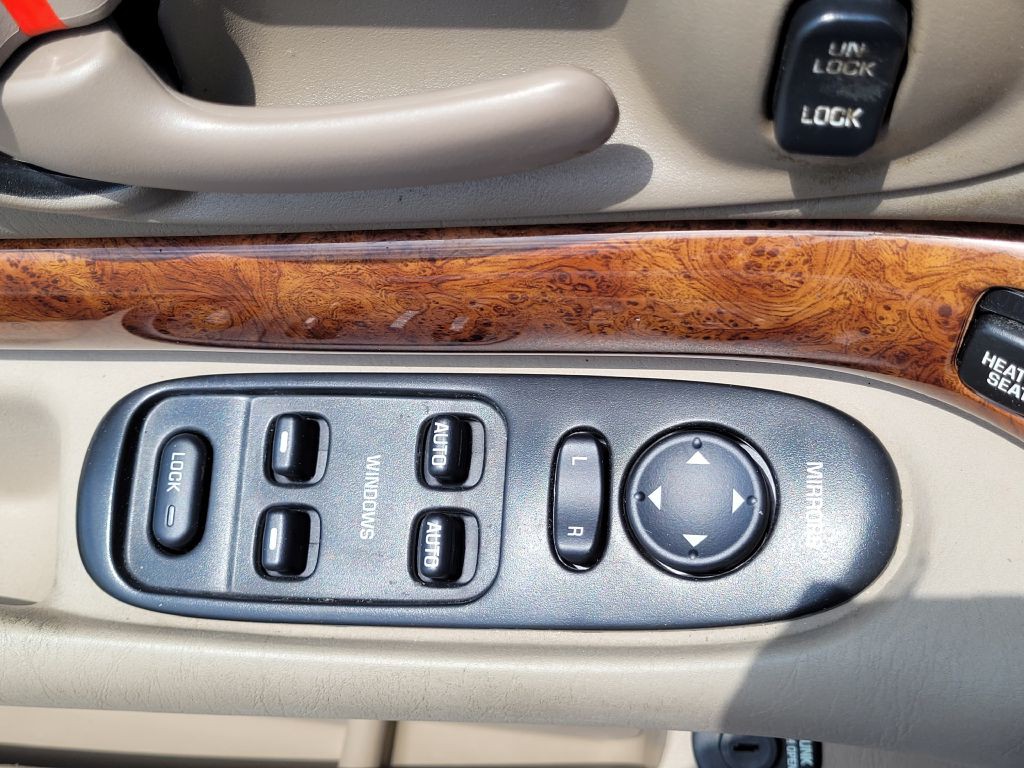 2000 Buick LeSabre Image 9