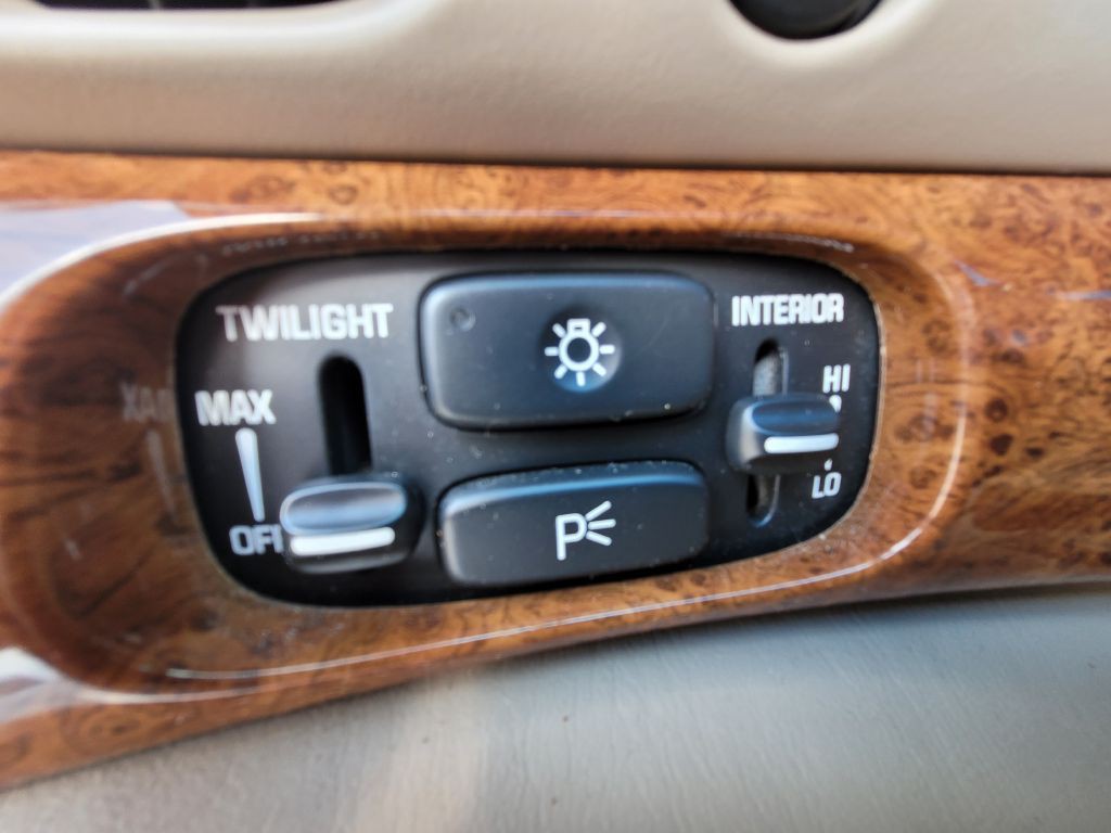 2000 Buick LeSabre Image 10