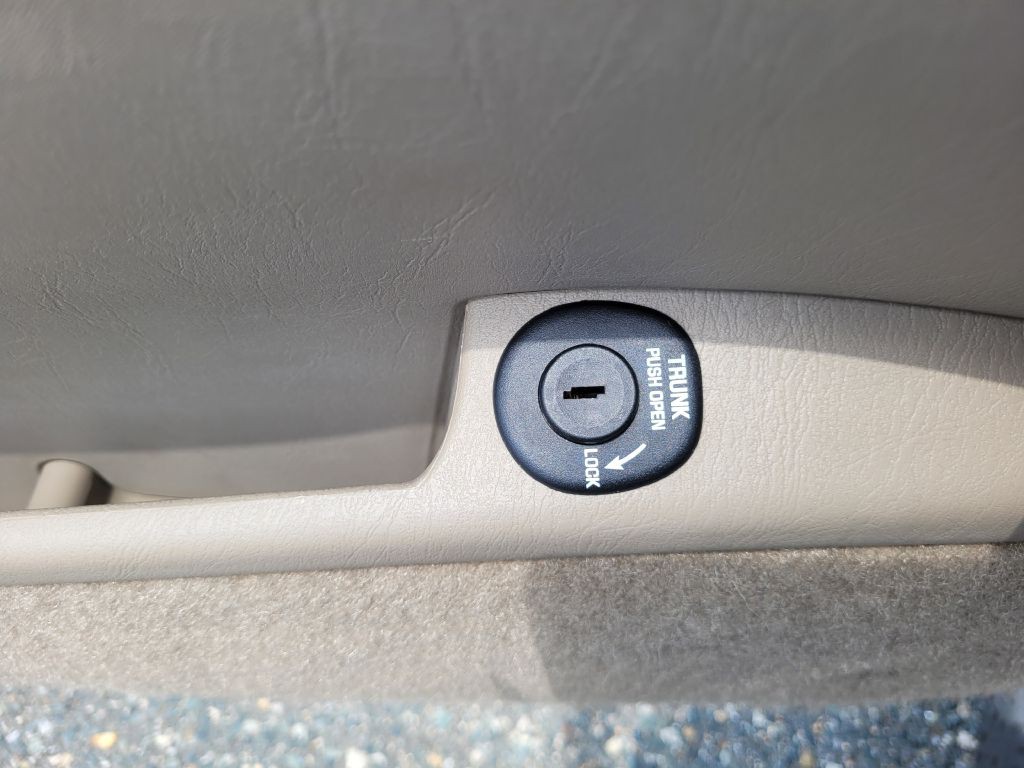 2000 Buick LeSabre Image 32