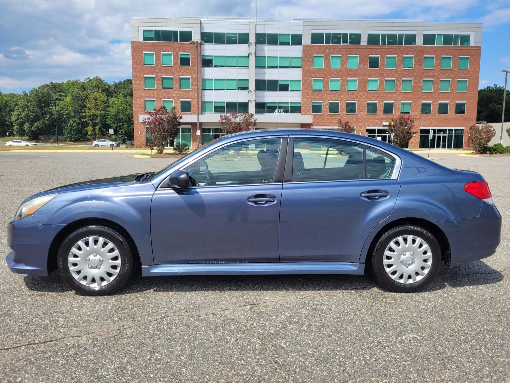 2013 Subaru Legacy Image 2