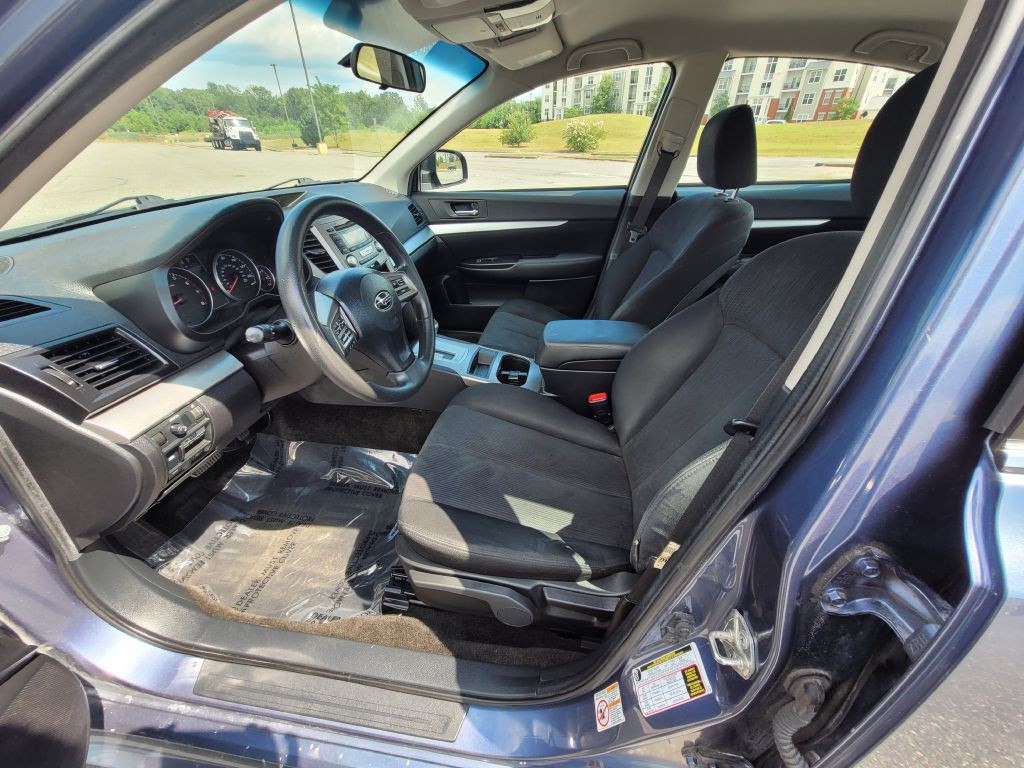 2013 Subaru Legacy Image 8