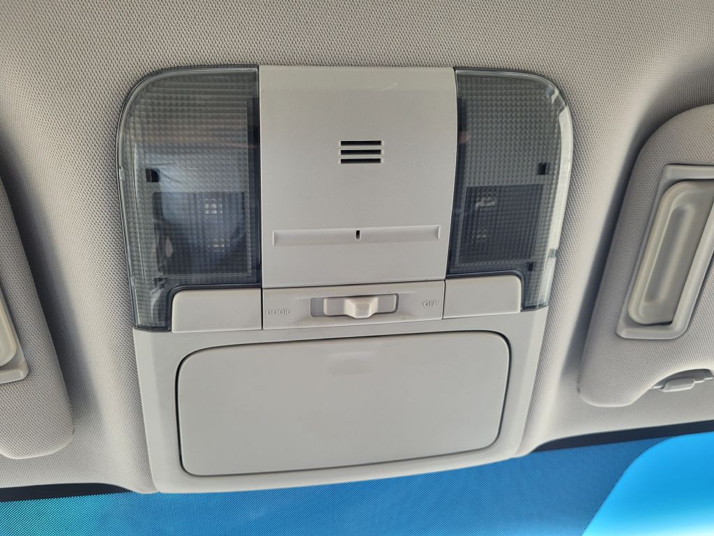 2013 Subaru Legacy Image 16
