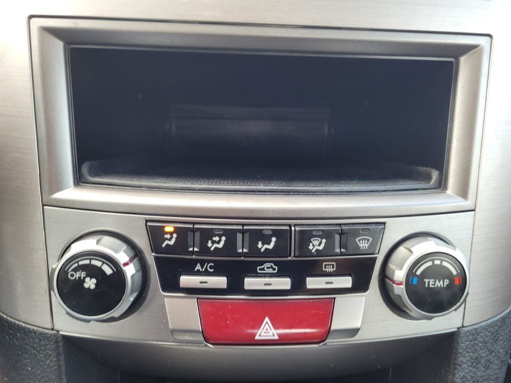 2013 Subaru Legacy Image 25