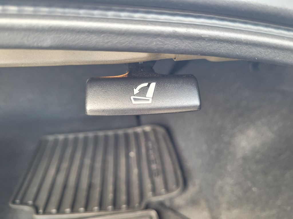2013 Subaru Legacy Image 37