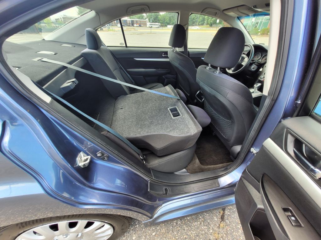 2013 Subaru Legacy Image 38