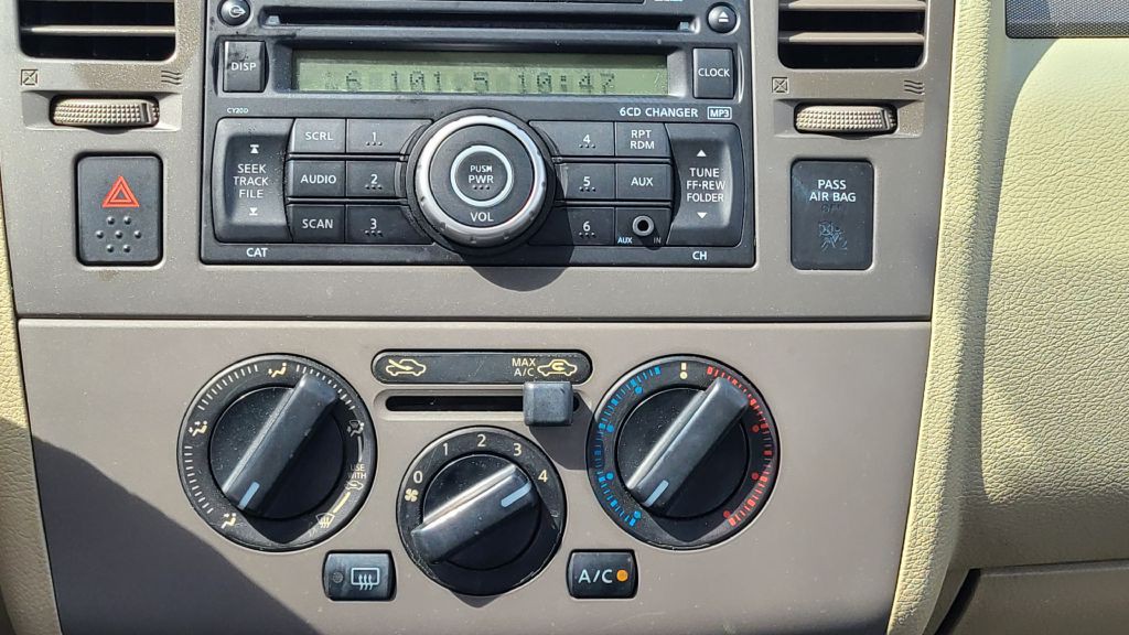 2007 Nissan Versa Image 10