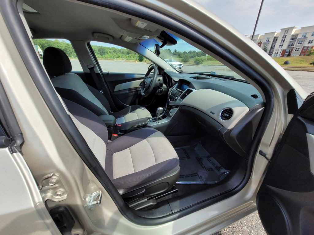 2014 Chevrolet Cruze Image 8