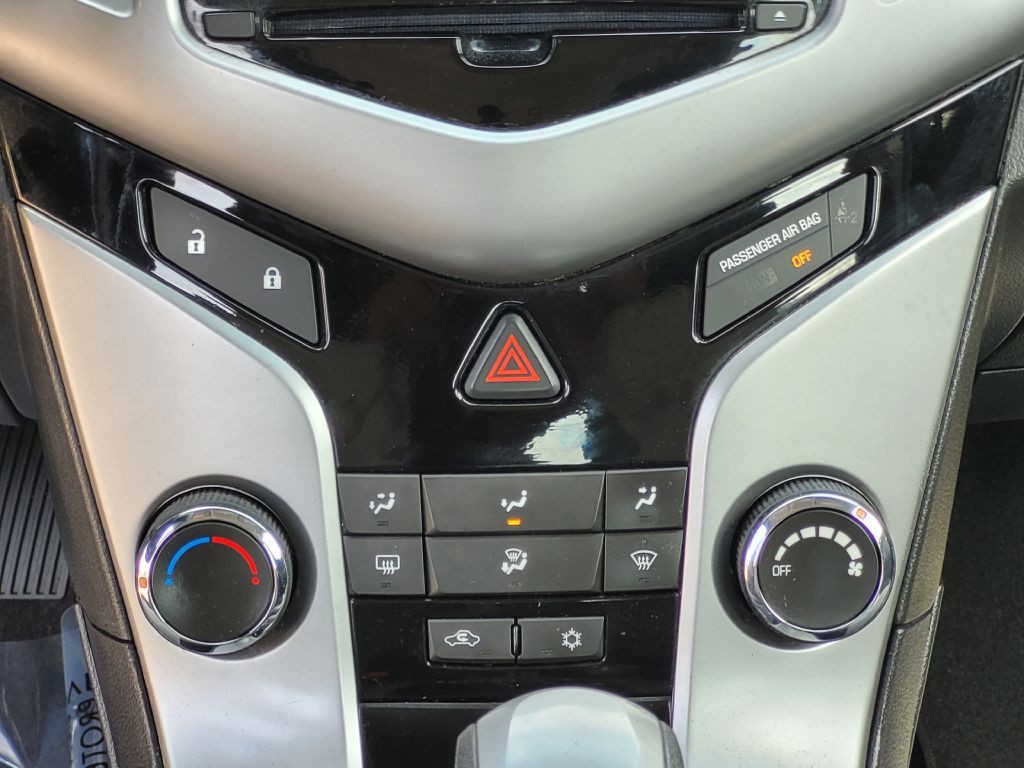 2014 Chevrolet Cruze Image 41