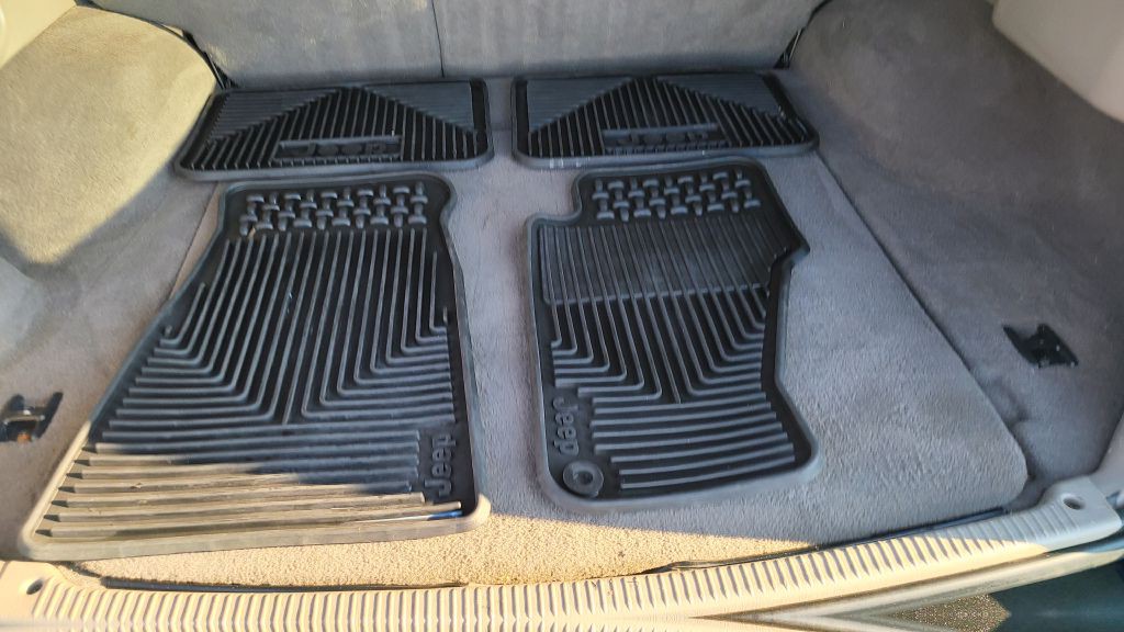2004 Jeep Grand Cherokee Image 40