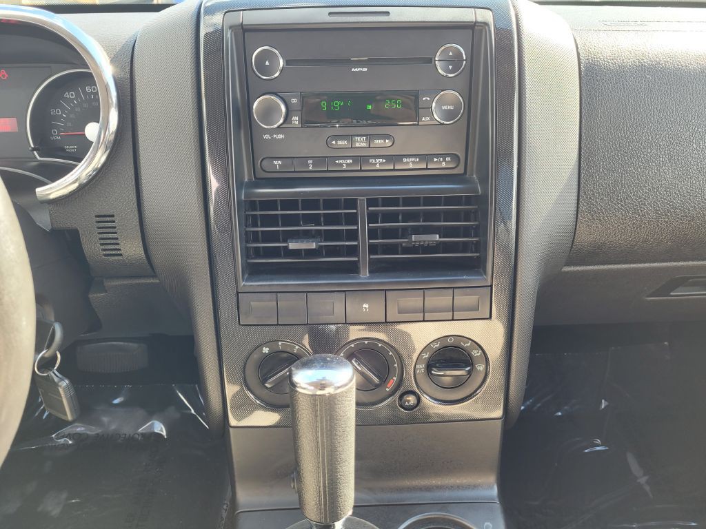 2008 Ford Explorer Image 32