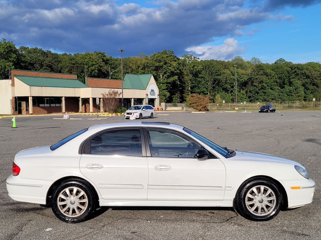2003 Hyundai Sonata Image 2