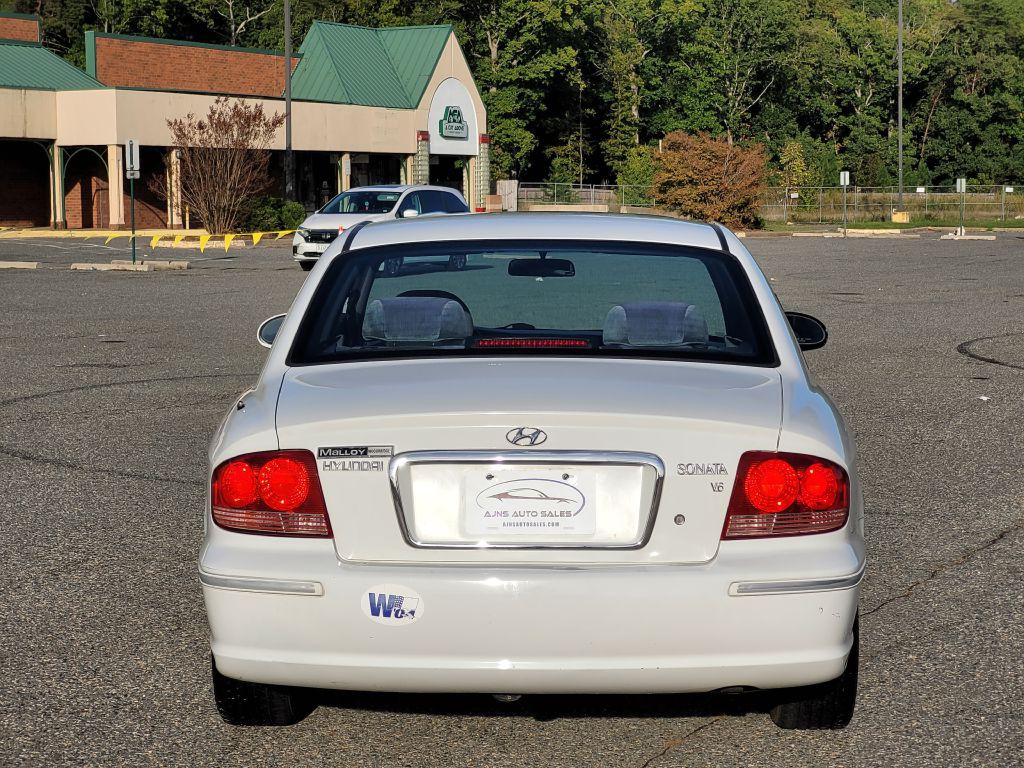 2003 Hyundai Sonata Image 4