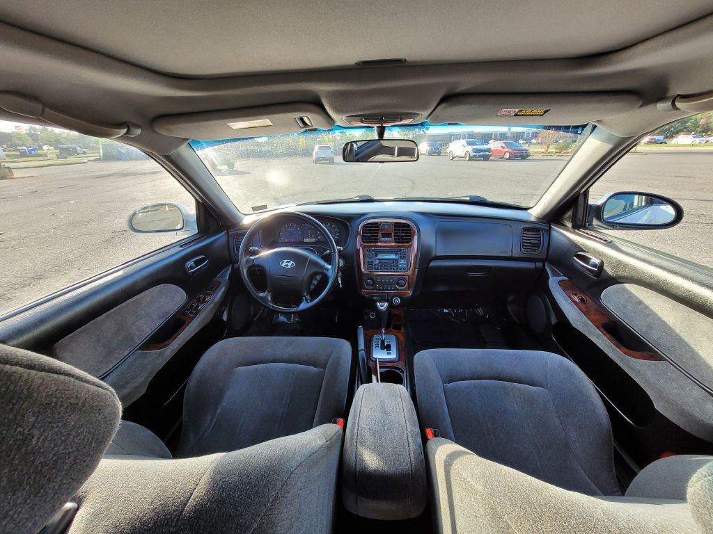 2003 Hyundai Sonata Image 11