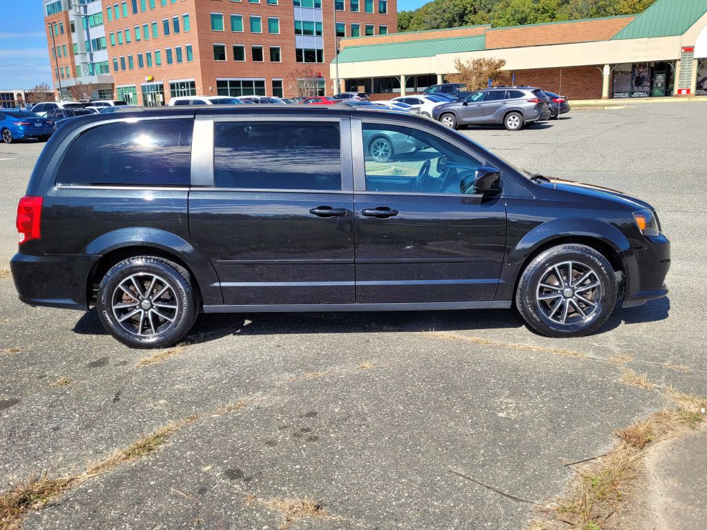 2017 Dodge Grand Caravan Image 5
