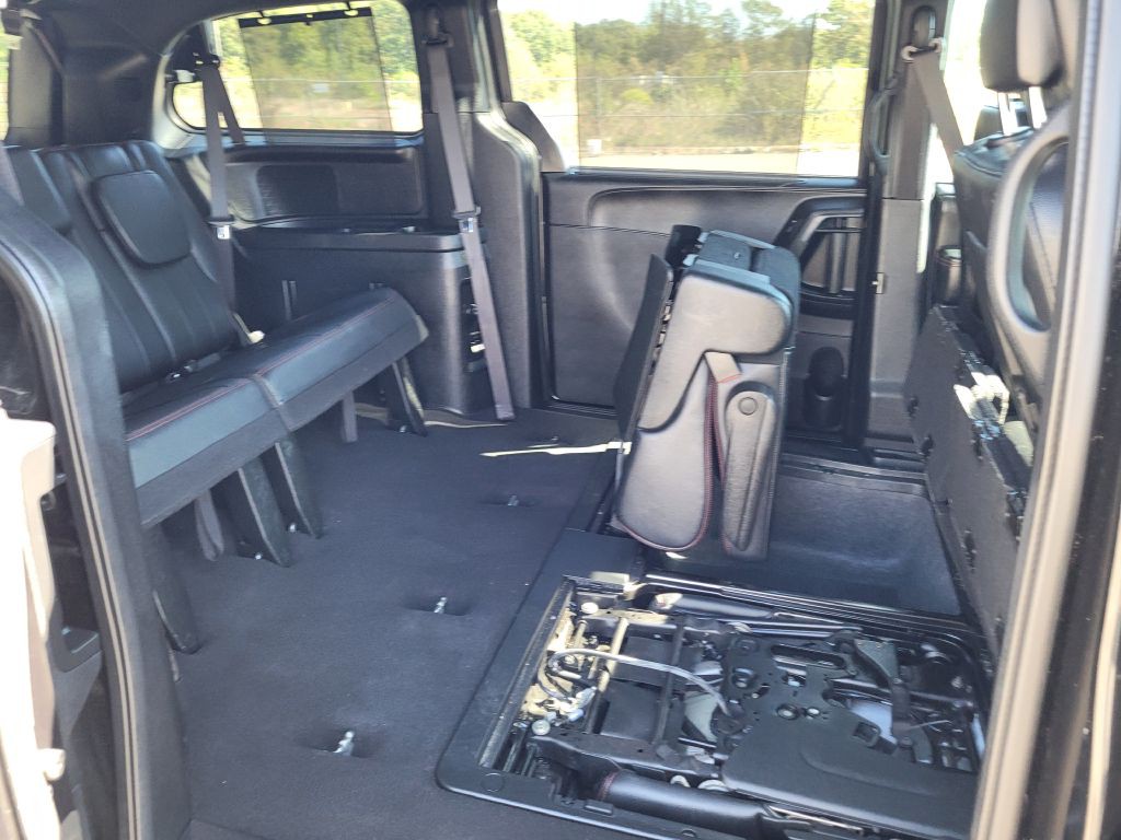 2017 Dodge Grand Caravan Image 39