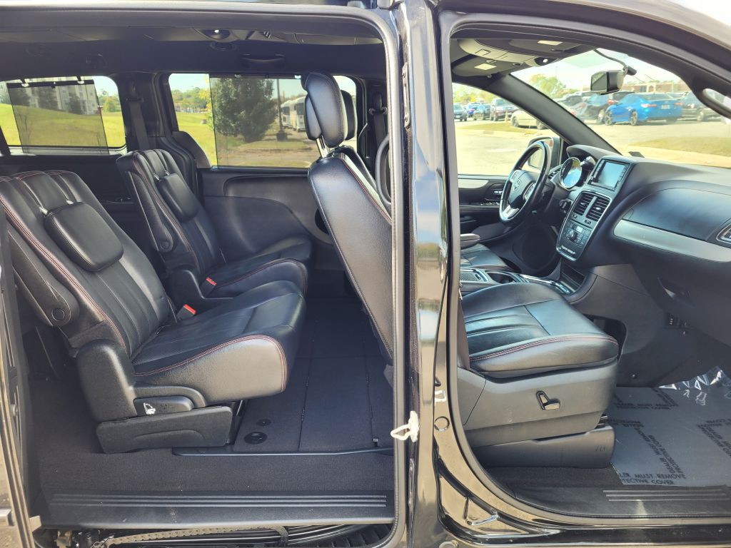 2017 Dodge Grand Caravan Image 40