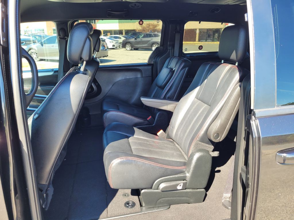 2017 Dodge Grand Caravan Image 16