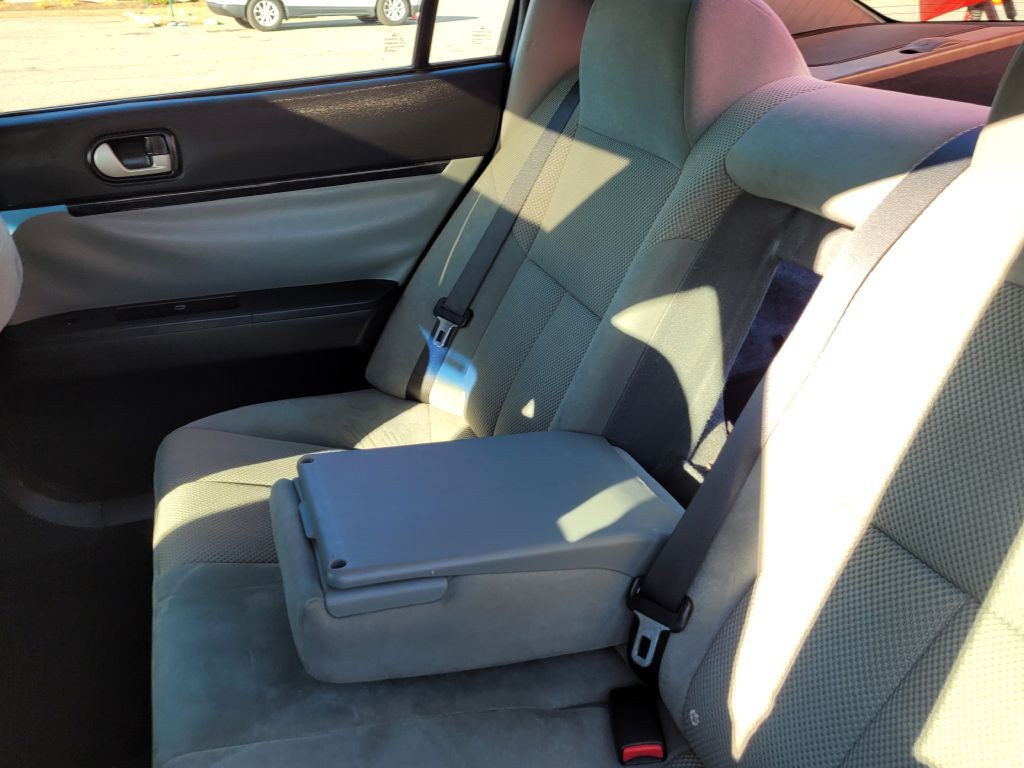 2011 Mitsubishi Galant Image 20