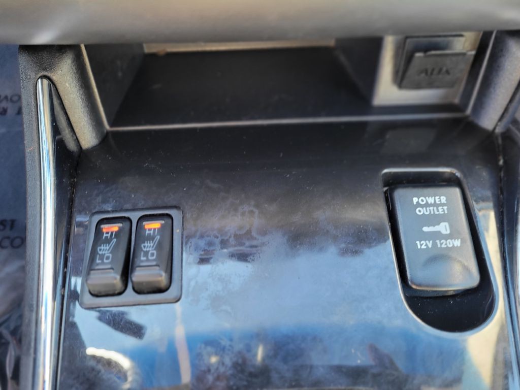 2011 Mitsubishi Galant Image 31