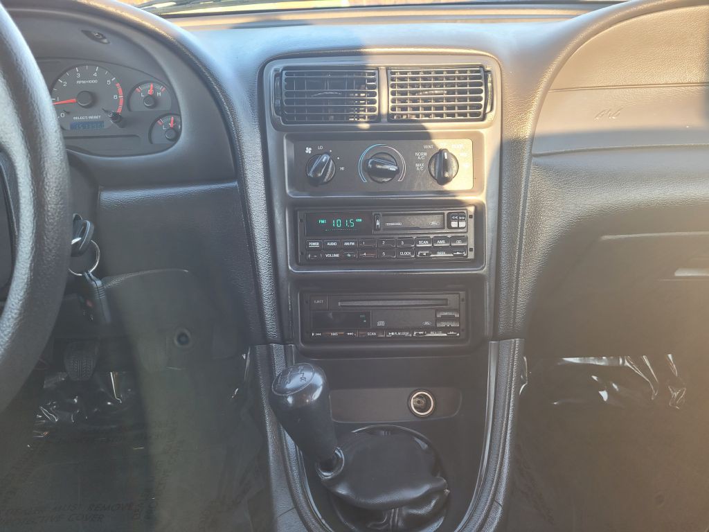 2000 Ford Mustang Image 10