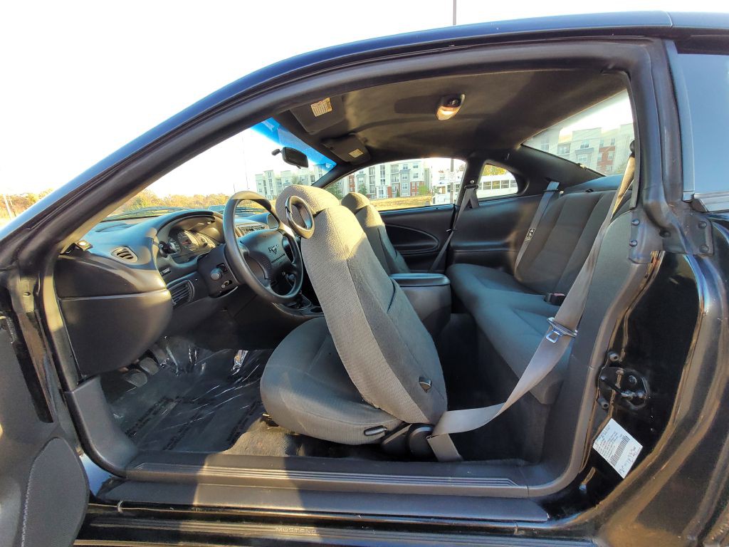 2000 Ford Mustang Image 20