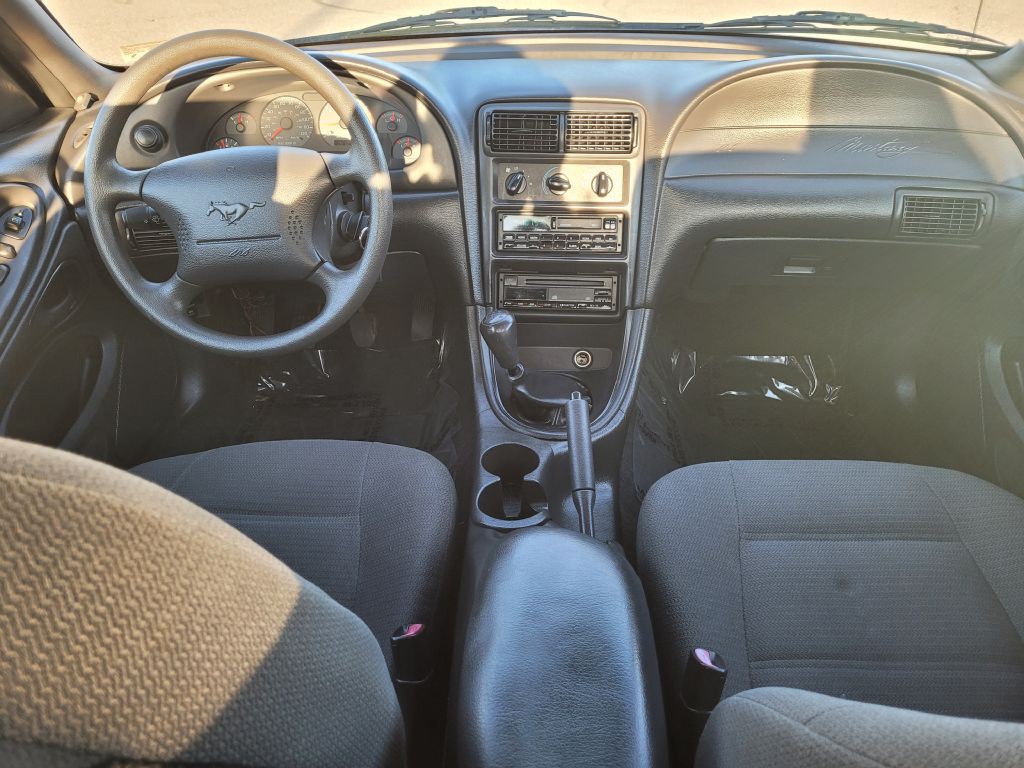 2000 Ford Mustang Image 35