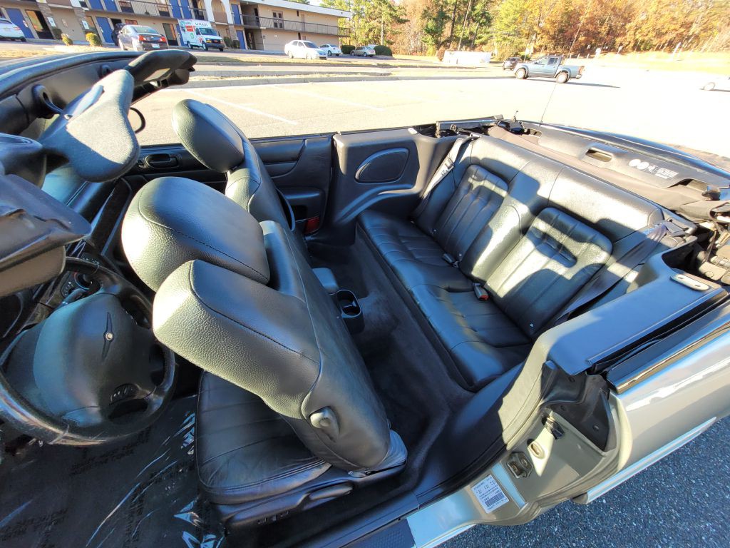 2004 Chrysler Sebring Image 14