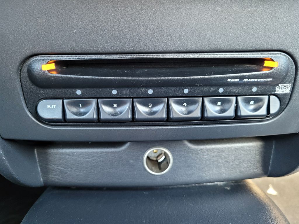 2004 Chrysler Sebring Image 22