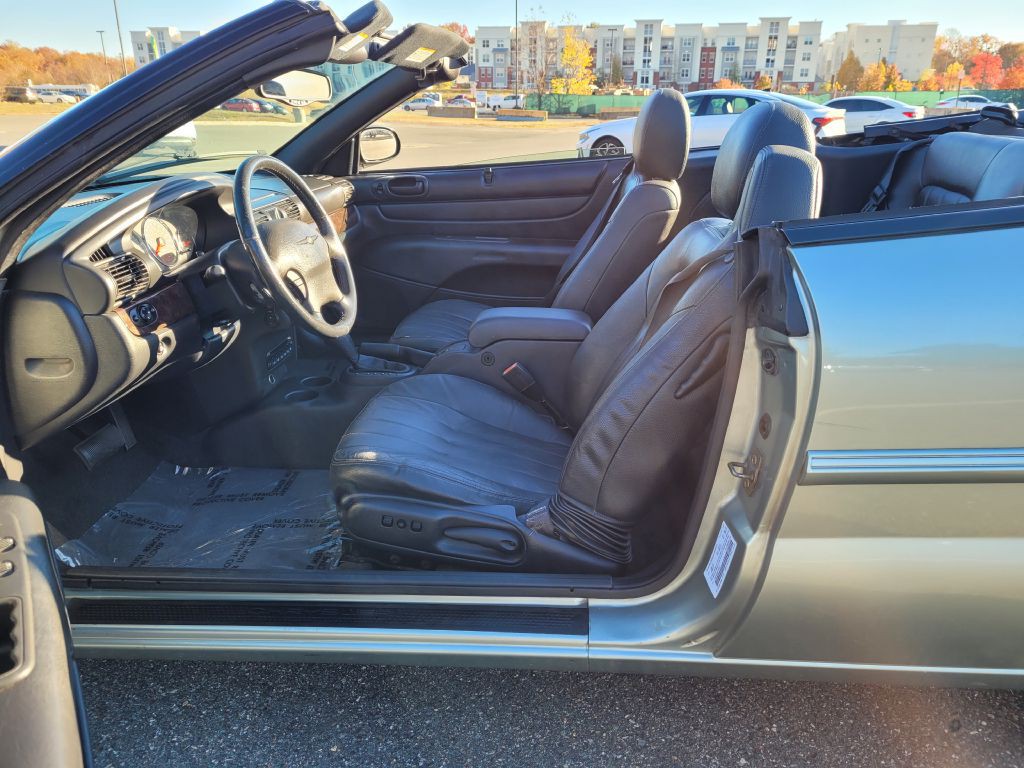 2004 Chrysler Sebring Image 35