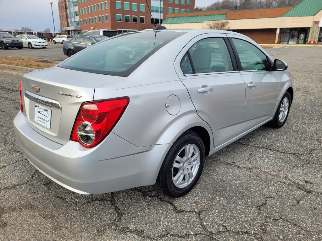 2016 Chevrolet Sonic Image 4