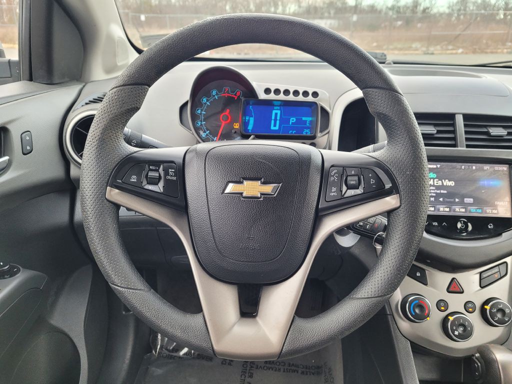 2016 Chevrolet Sonic Image 10