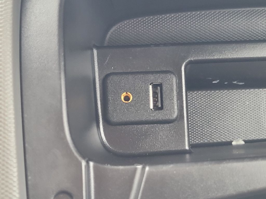 2016 Chevrolet Sonic Image 13