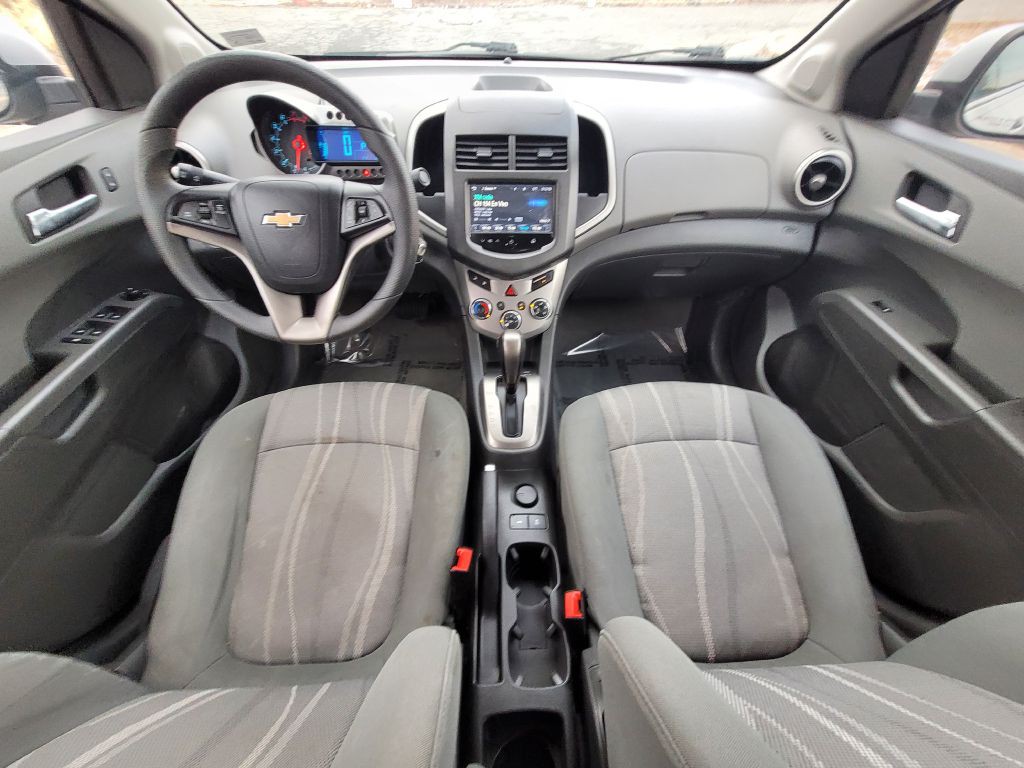 2016 Chevrolet Sonic Image 15