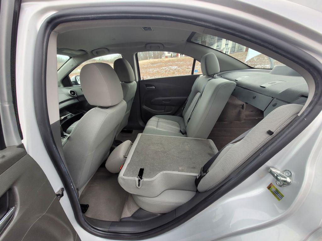 2016 Chevrolet Sonic Image 19