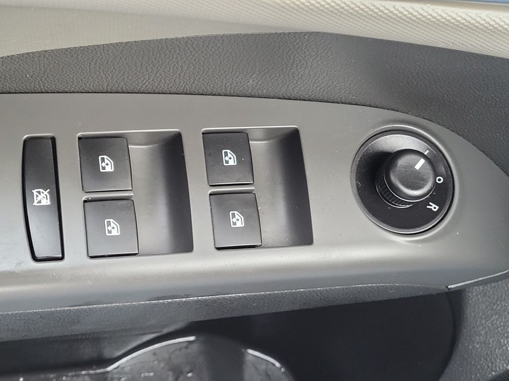 2016 Chevrolet Sonic Image 22