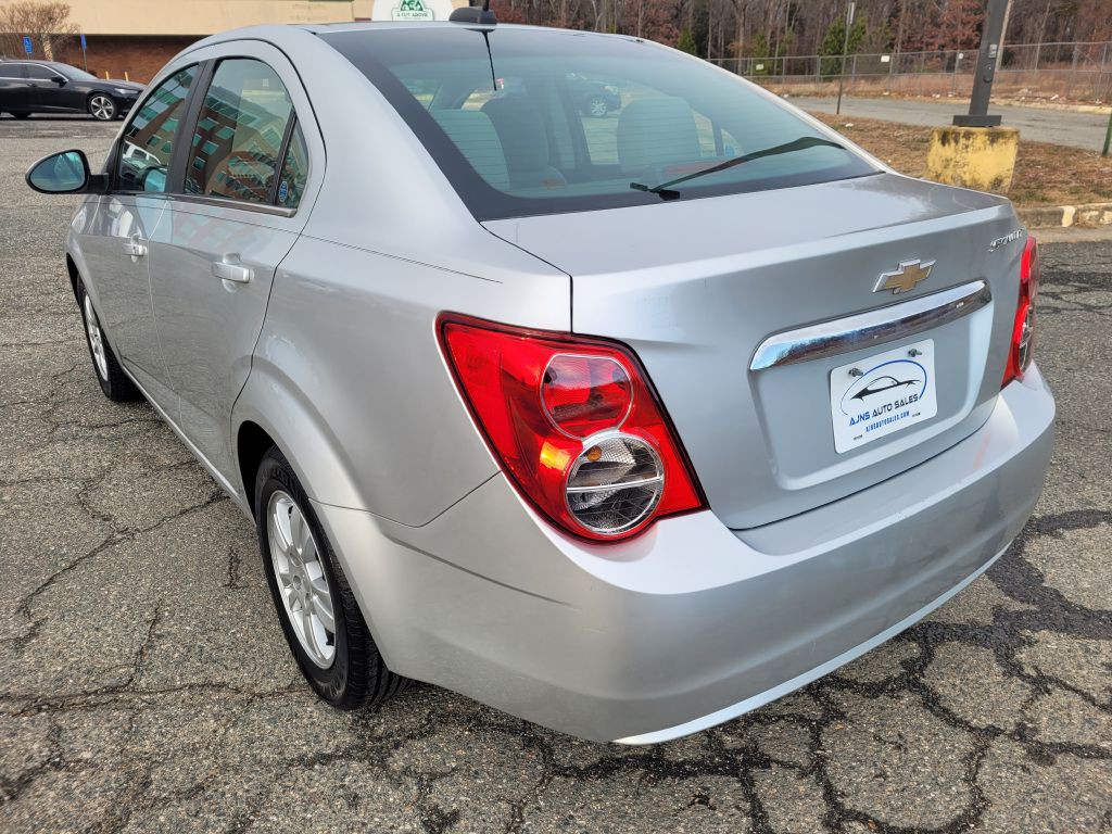 2016 Chevrolet Sonic Image 28