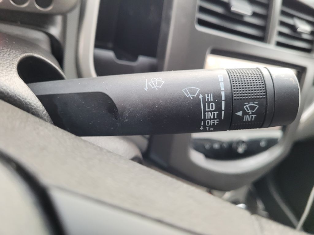 2016 Chevrolet Sonic Image 35