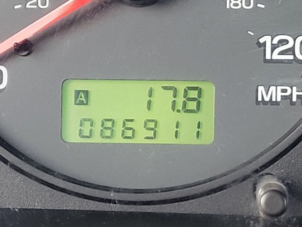 2002 Subaru Forester Image 9